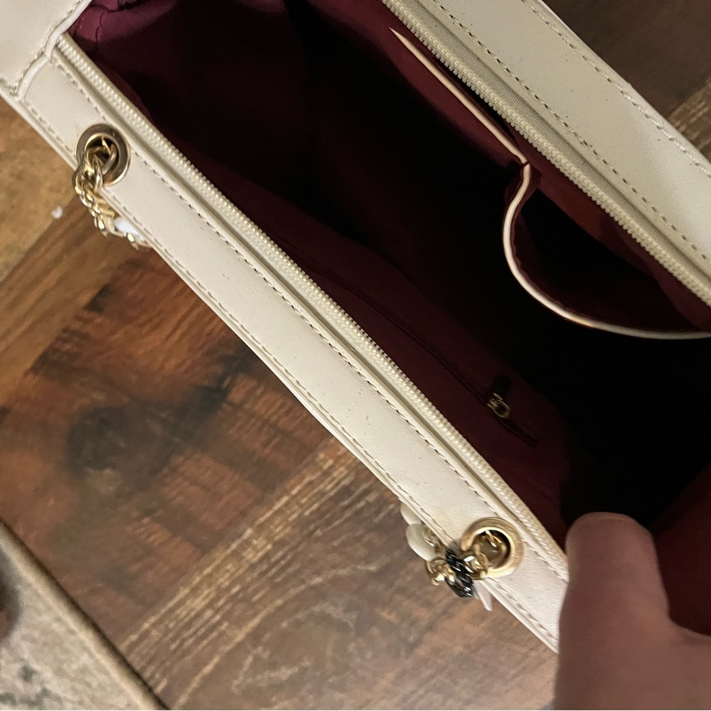 Yellow and White Floral Van Bag - Picture 7 of 11